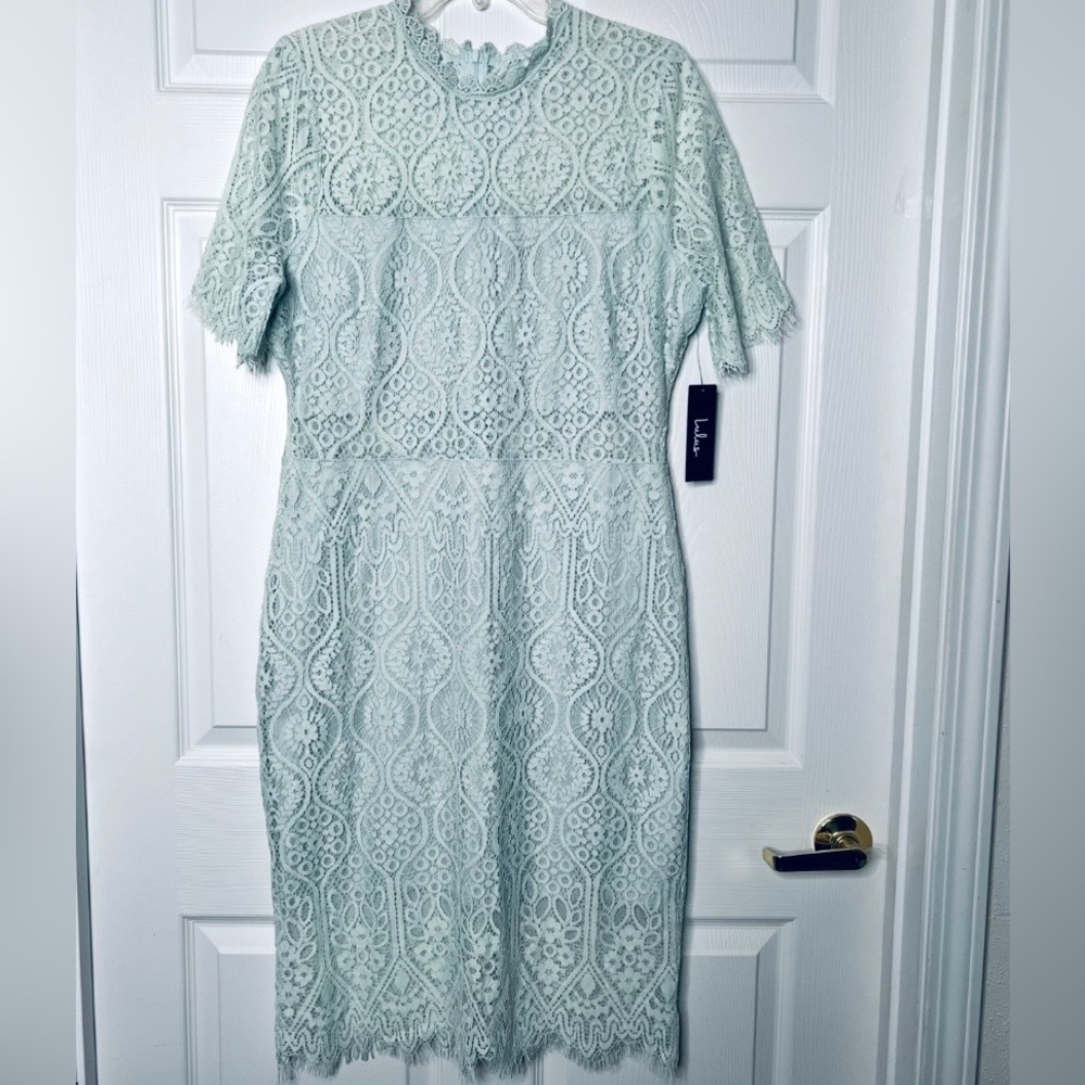 NWT  Lulus Sz XL  Elegant Lace Midi Dress in Light Blue Zipped Lining, stretch
